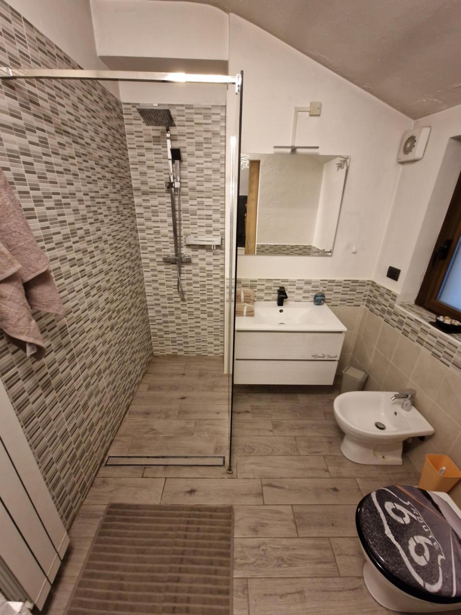 Rosa Bianca Hotel Quart Ngoại thất bức ảnh
